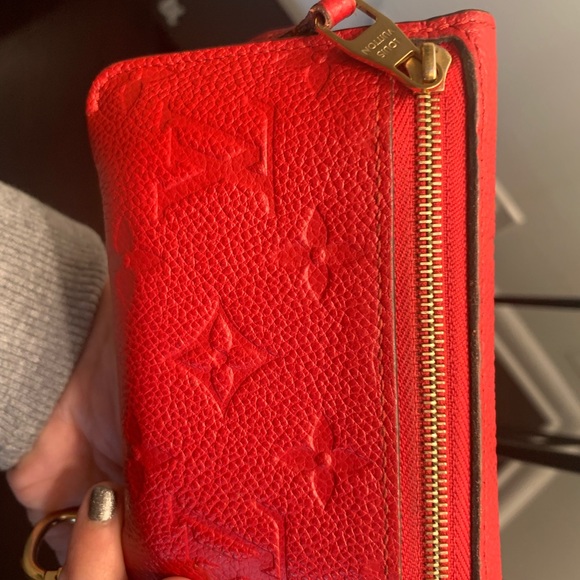 **SOLD **LV card, key and cash pouch - Picture 4 of 7